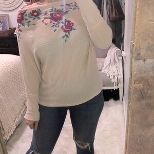 Umgee Boho floral embroidered medium ivory waffle knit top